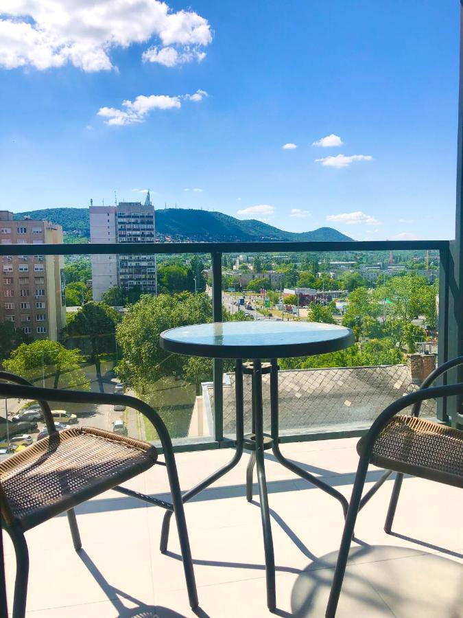 Sweet Home Apartman , 30Sqm Studio, Free Private Parking, Mountain View, Balcony, 20 Min From Downtown บูดาเปสต์ ภายนอก รูปภาพ