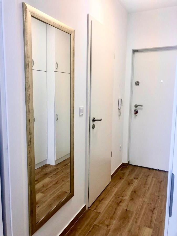 Sweet Home Apartman , 30Sqm Studio, Free Private Parking, Mountain View, Balcony, 20 Min From Downtown บูดาเปสต์ ภายนอก รูปภาพ