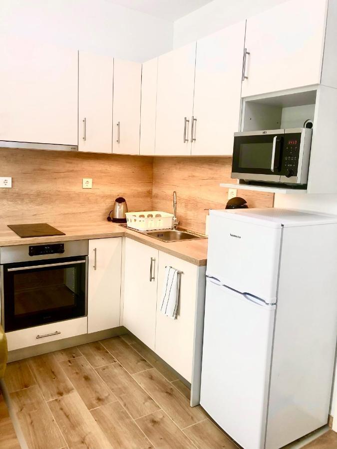 Sweet Home Apartman , 30Sqm Studio, Free Private Parking, Mountain View, Balcony, 20 Min From Downtown บูดาเปสต์ ภายนอก รูปภาพ