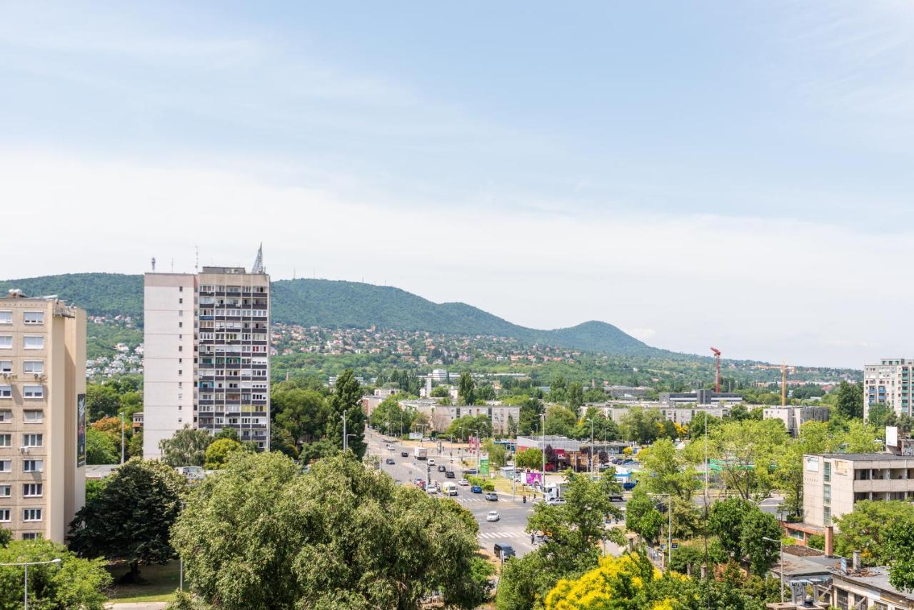 Sweet Home Apartman , 30Sqm Studio, Free Private Parking, Mountain View, Balcony, 20 Min From Downtown บูดาเปสต์ ภายนอก รูปภาพ
