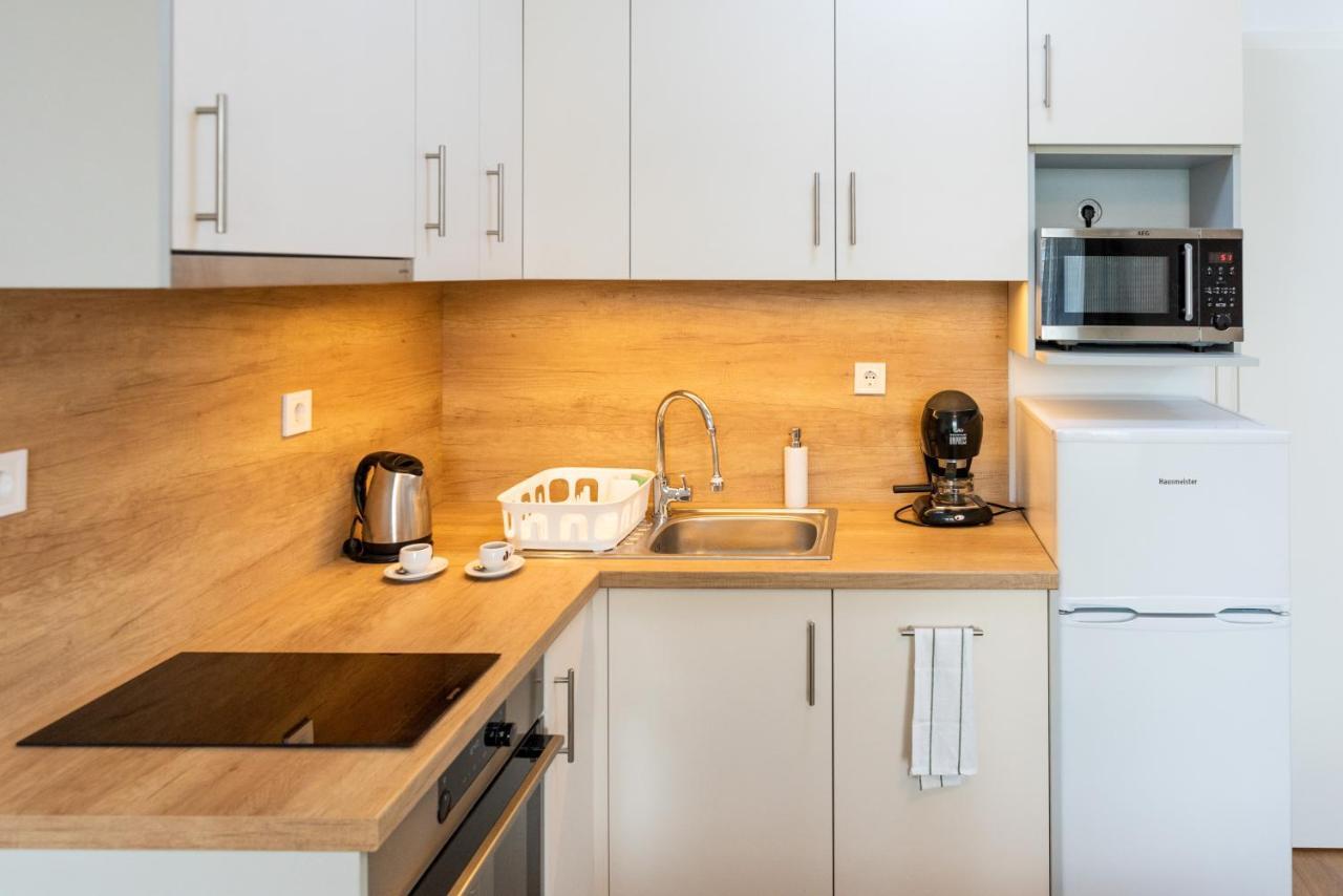Sweet Home Apartman , 30Sqm Studio, Free Private Parking, Mountain View, Balcony, 20 Min From Downtown บูดาเปสต์ ภายนอก รูปภาพ