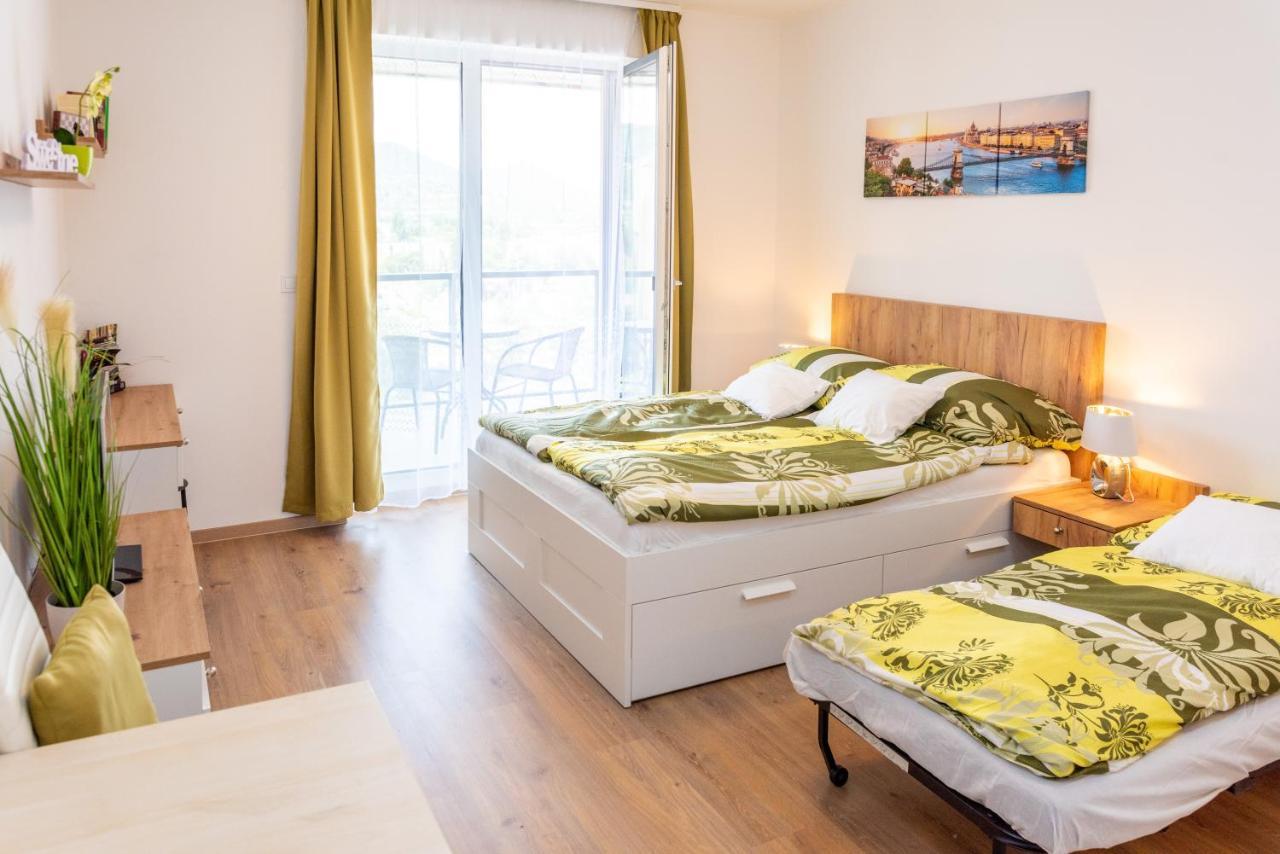 Sweet Home Apartman , 30Sqm Studio, Free Private Parking, Mountain View, Balcony, 20 Min From Downtown บูดาเปสต์ ภายนอก รูปภาพ