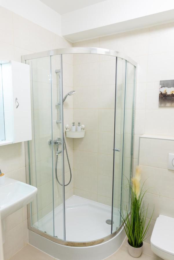 Sweet Home Apartman , 30Sqm Studio, Free Private Parking, Mountain View, Balcony, 20 Min From Downtown บูดาเปสต์ ภายนอก รูปภาพ