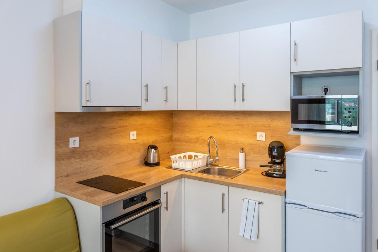 Sweet Home Apartman , 30Sqm Studio, Free Private Parking, Mountain View, Balcony, 20 Min From Downtown บูดาเปสต์ ภายนอก รูปภาพ