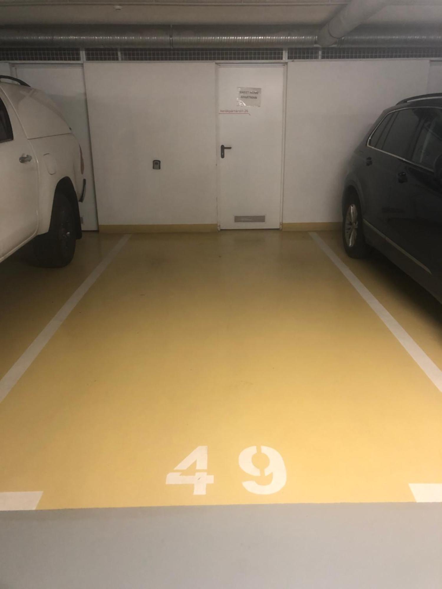 Sweet Home Apartman , 30Sqm Studio, Free Private Parking, Mountain View, Balcony, 20 Min From Downtown บูดาเปสต์ ภายนอก รูปภาพ