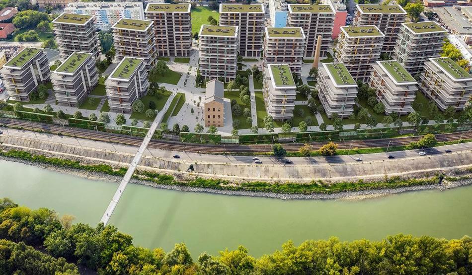 Sweet Home Apartman , 30Sqm Studio, Free Private Parking, Mountain View, Balcony, 20 Min From Downtown บูดาเปสต์ ภายนอก รูปภาพ